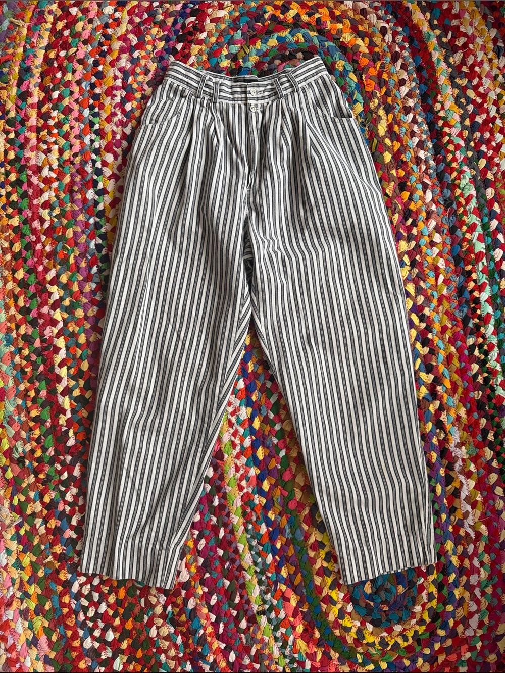 Vintage LizSport Striped High-Waist Tapered Pants - Gray & White